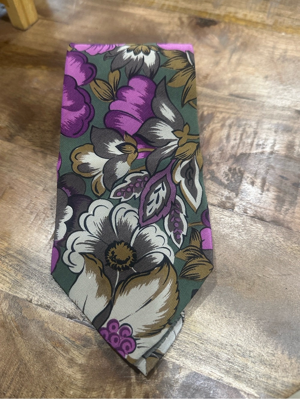 Green Floral Men's Tie with Purple Accents